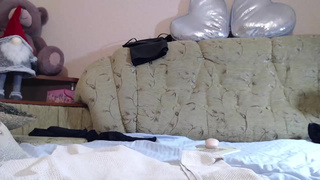 Шестичасовая мастурбация на вебку доводит до безумного сквирта милашку Savage Miracle