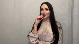 Пикапер вместо вейпа предложил красивой замужней Amgbombaaa хуй и получил минет в подъезде