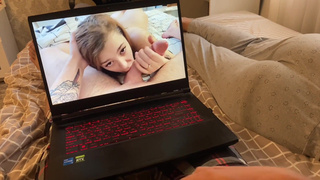 Спасибо за минет сестренка, это лучше чем порно на ноутбуке смотреть