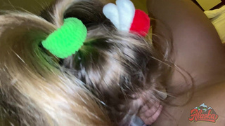 Отчим трахает падчерицу в волосатую пизду и говорит с женой по телефону