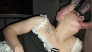 Наказание с поркой для 18 летней русской горничной: выебал и по жопе надавал!