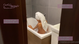 Хорошо, брат, я отсосу тебе, только не говори родителям, что я дрочила в ванне