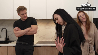 Соседи не в адеквате ?? Связали меня и трахаться заставили