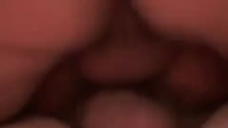 Молодая жена много кончает от анального секса с мужем и друзьями